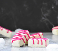 Charger l'image dans la galerie, Mousse de bain solide glace vanille & coulis de framboises