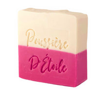 Charger l'image dans la galerie, Savon en barre framboise poussière d’étoile